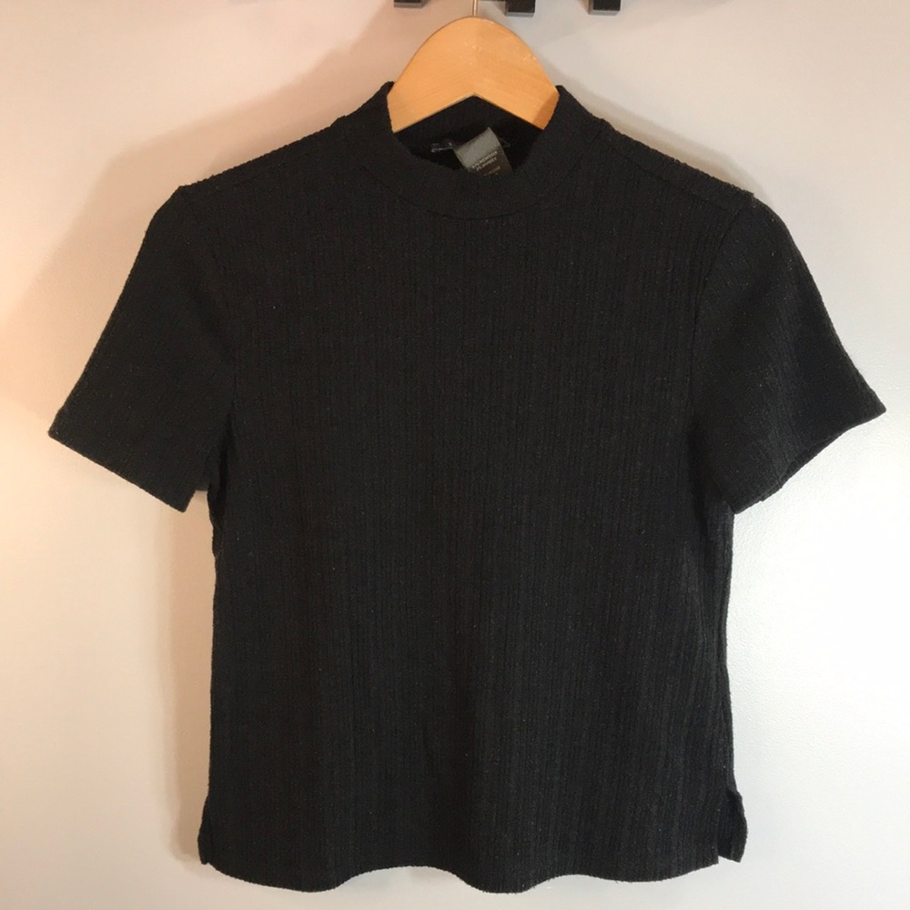 Suzy Shier Black Ribbed Short Sleeve Mock Neck Top